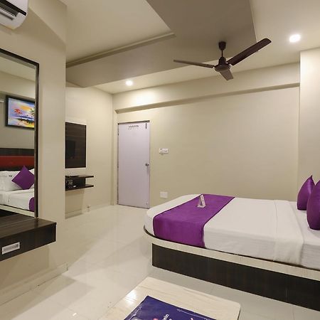 Apollo Hotel Ahmedabad Luaran gambar