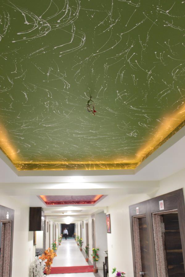 Apollo Hotel Ahmedabad Luaran gambar