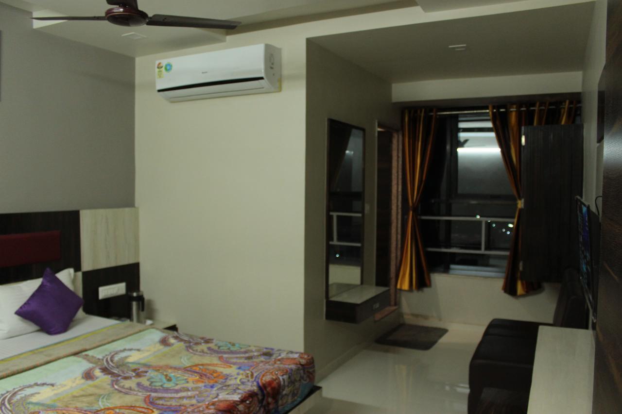 Apollo Hotel Ahmedabad Luaran gambar