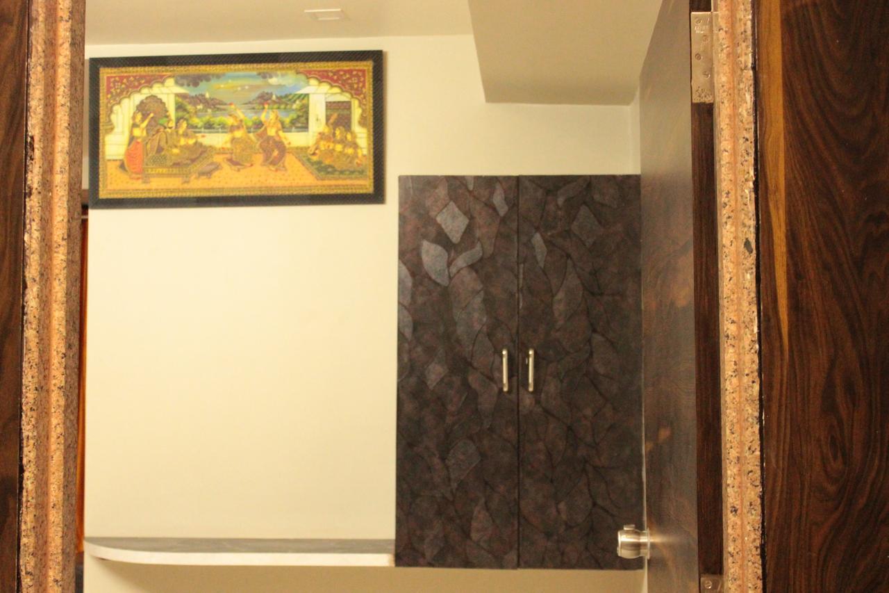 Apollo Hotel Ahmedabad Luaran gambar